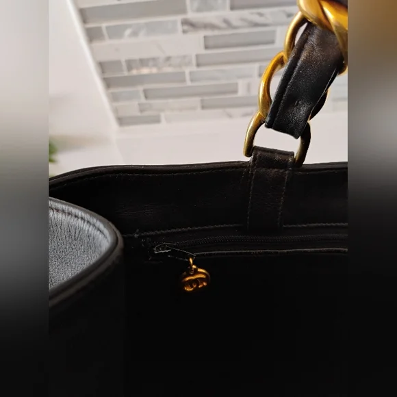 CHANEL Large CC Vintage Chain Tote w/GHW - Picture 11 of 15